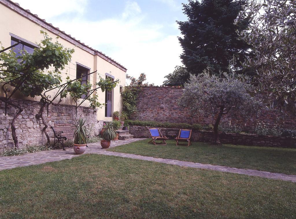 Antica Casa "Le Rondini" Bed and Breakfast Borgo a Buggiano Exteriör bild