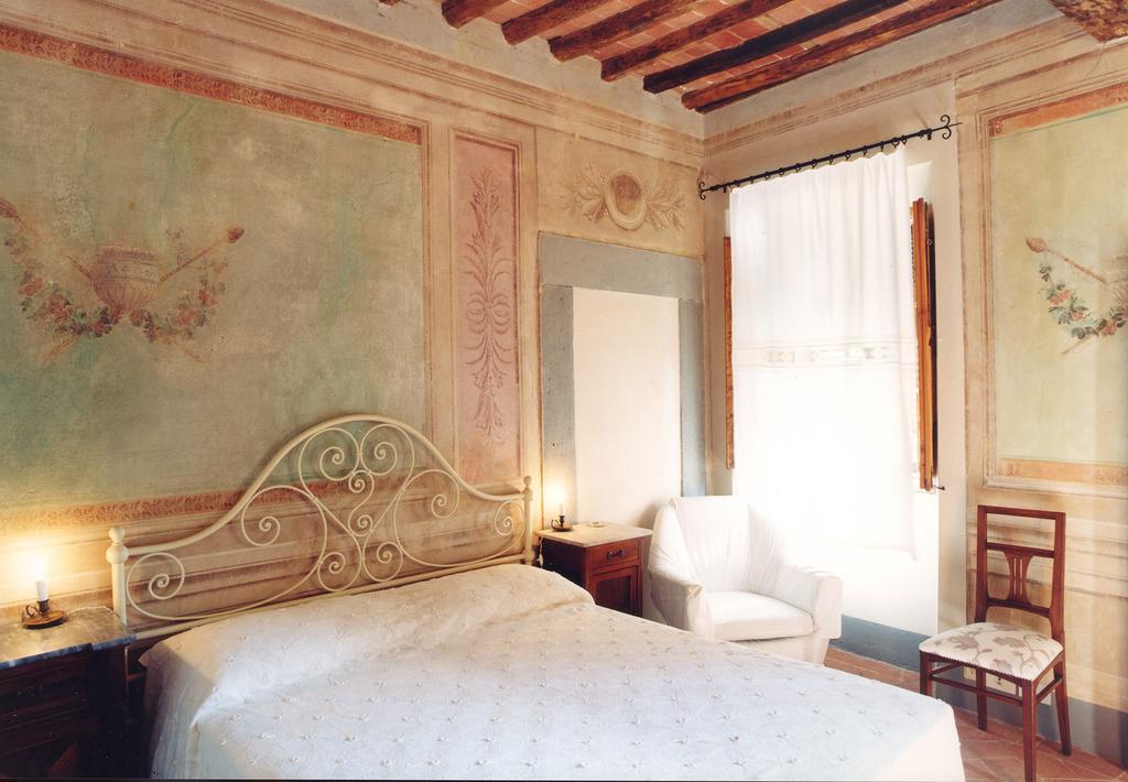 Antica Casa "Le Rondini" Bed and Breakfast Borgo a Buggiano Rum bild