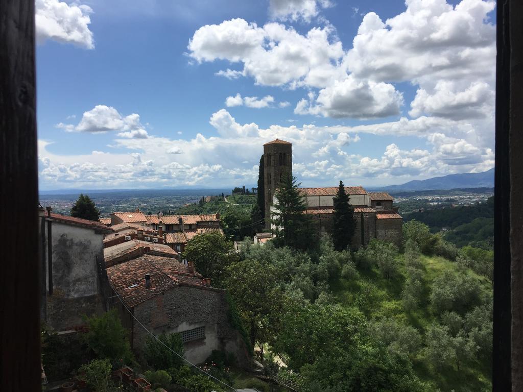 Antica Casa "Le Rondini" Bed and Breakfast Borgo a Buggiano Exteriör bild