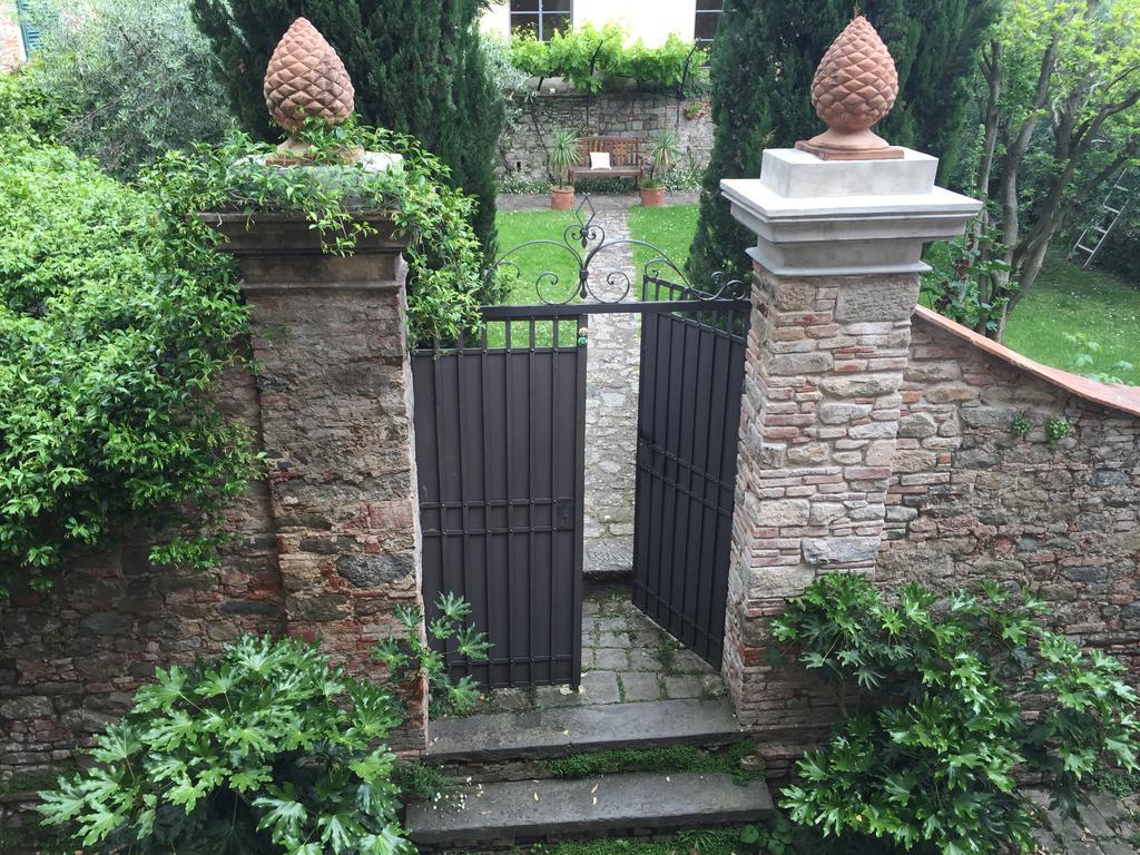 Antica Casa "Le Rondini" Bed and Breakfast Borgo a Buggiano Exteriör bild