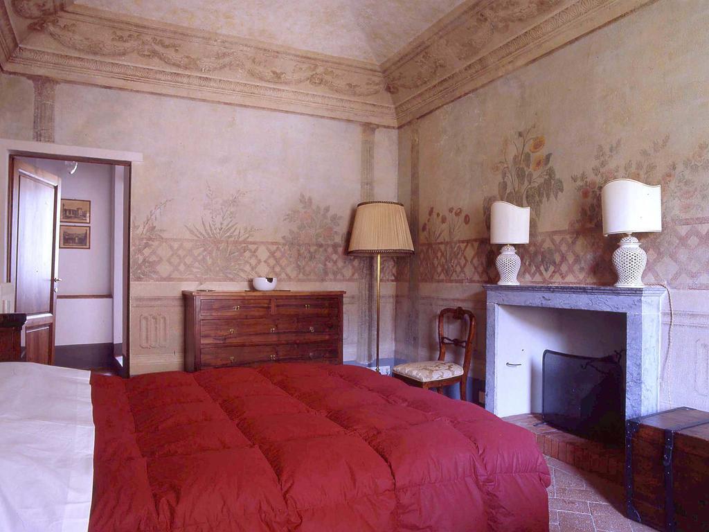 Antica Casa "Le Rondini" Bed and Breakfast Borgo a Buggiano Exteriör bild